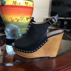 Steve Madden Warrick Wedge Clogs